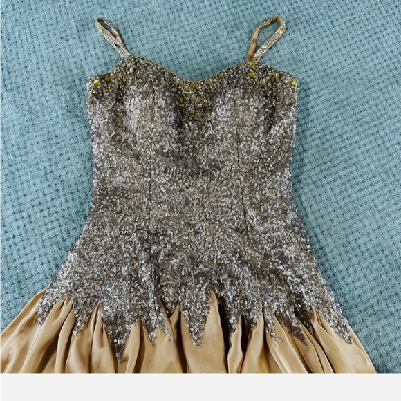 Elegant Gold and Brown Mini Dress - Picture 2 of 10